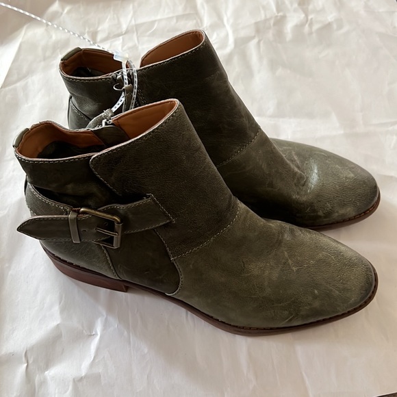 Comfortiva Cardee Bootie - Picture 9 of 13